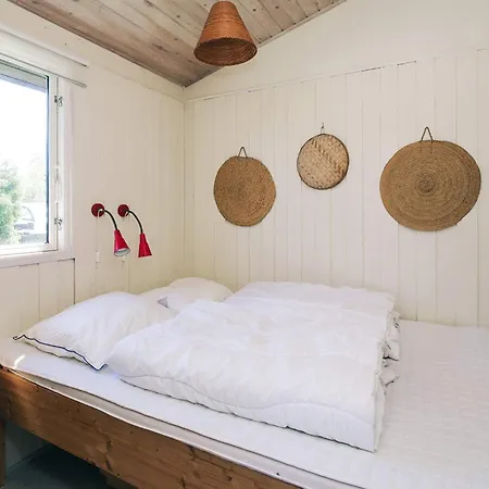 Seaside Serenity At Lumsas Retreat-by Traum Feriehus