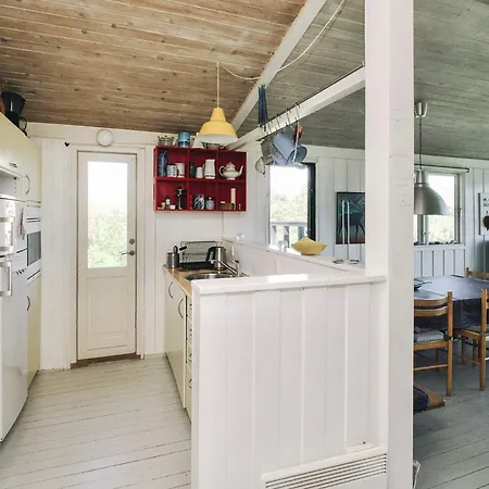 Seaside Serenity At Lumsas Retreat-by Traum Feriehus Ebbelokke