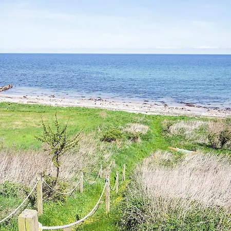 Seaside Serenity At Lumsas Retreat-by Traum Feriehus Ebbelokke